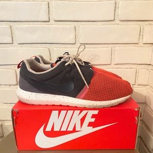 Nike Roshe Run Size 11